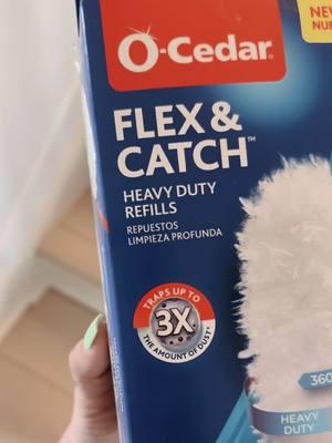 Are your fans neglected? Are they dusty and dirty? Us too, don't worry! Thanks to the #OCedarFlexandCatch, it's just the hero you need to save you AND your fans, getting rid of that dust build up in no time.🦸 @queenofcleanhome #OCedarClean