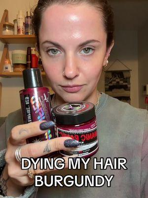 🍷🍷🍷🍷🍷🍷 honestly the more I look at it the more I realize it actually worked it’s just not BRIGHT red #dyingmyhair #hairmakeover #manicpanic #vampirered #makeover #cherrycola #haircolor #burgundyhair 