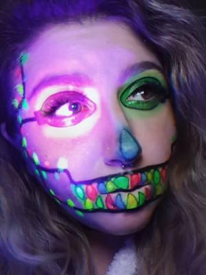 My Neon Christmas look for @SnarlsBox and my Christmas Lights look for @💄BeautyKillerz💄OFFICIAL PAGE @💄💋NessaLaChingona💋💄 @Wendy Torrence  (Almost all products I used for this look are from Snarlsbox) #fyp #snarlsbox #snarlsboxcollab #snarlsboxbunny #snarlsboxbunnysquad #neonbunnychristmas #neonbunnyxmas #💄beautykillerz💄 #bk12daysofchristmas #christmasmakeup #lights #lightsmakeup #christmaslights #christmaslightsmakeup #skull #skullmakeup #selftaughtmua #underratedmua 