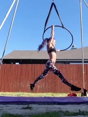 Impromptu flow because this song came on, then later decided to actually flow to it, flinging my shoes off cracks me up, lol.  It's chaotic I know I know but I was having a great time. Love my punk rock. #aerial #aerialhoop #aeriallyra #aerialarts #aerialdance #aerialdancer #aerialperformer #performer #starfire #circus #circusarts #punkrockmom 