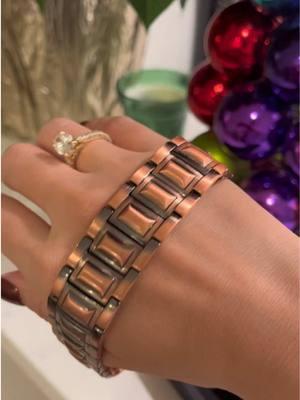 Copper bracelets have been valued for centuries, admired not only for their timeless style but also for their potential benefits. #MadeMyYear #FYP #TikTokShop #gift #jewelry #braclet #copperbracelet #giftforhim @Jecanori Shop 