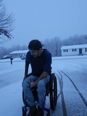 #fypシ #fyp #viral #overcoming #disability #spinalcordinjury #makemefamous #disabilityadvocacy #wheelchair #snow 