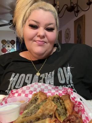 Whats up Everybody💕 Philly Cheesesteak Eggrolls🔥 #foryoupage #Mukbang #EatingShow #EatWithCillaPie #Viral #ThatGoodGood 