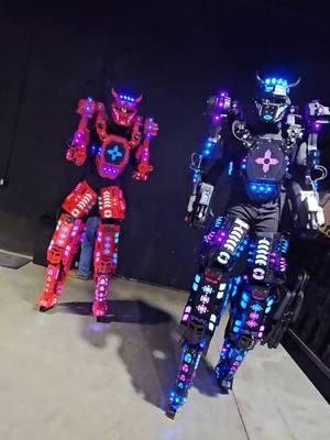 LED ROBOTS @El Rojito  #dukebots #ledrobotshow #ledrobot #led #viralreels #robot #elrojito #DancingRobot #viralvideo 