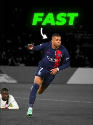 This is the difference between a FAST footballer, and a SLOW footballer⚡️⚽️ #mbappe #football #footballer #Soccer #futbol 