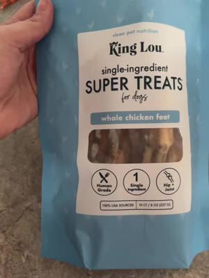 My dogs absolutely love these if you wanna get your dogs something for Christmas this would be the best thing to get them cause it’s healthy for them… #kinglou #chickenfeet #singleingredient #supertreat #fyp #fup #TikTokShop #tiktokshopaffiliate  