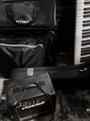 @strich_music these pedalboard bags are too good #Guitarist #GuitarSolo #GuitarPlayer #ElectricGuitar #GuitarCover #GuitarShredding #GuitarLife #GuitarRiff #GuitarLovers #GuitarGear #GuitarTone #Pedalboard #GuitarPedals #ToneChasers #GuitarSetup #RiffMaster #MetalGuitar #RockGuitar #GuitarStream #ShredGuitar #LiveMusic #GuitarLive #MusicianLife #MusicStreamer #LiveGuitar #TikTokLiveMusic #JamSession #LivePerformance #MusicianOnTikTok #FYP #ForYou #Viral #tiktokmusic #ExplorePage #RockMusic #MetalMusic #ClassicRock #HardRock #BluesGuitar #AltRock