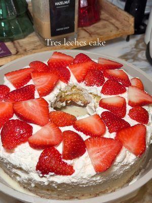 Tres leches cake #tresleches #treslechescake #treslechesrecipe 