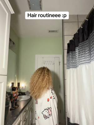 Curly hair routine 👩🏼‍🦱 (I keep it simple cause I like to wear my hair natural naturalll ya know) #type3hair #blondecurls #blondecurlyhair #curlyhairroutine #curls #naturallycurlyhair #naturalcurls #naturalblonde #naturalhair 