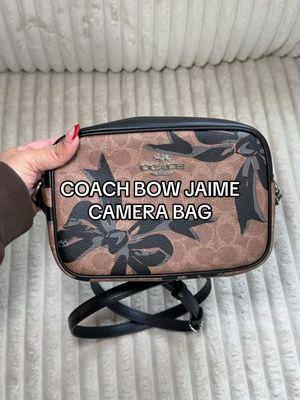 Such a cute bag! 🥰💗 #coach #jaimecameracrossbody #bowbags #coachbag #coachbagcollection #coachoutlet #coachbags #outletshopping #holidayshopping #shopping #coachmas #christmasgift #christmasgiftideas #giftsforher #coachretail #coacharrivals #newcoach #coachpurse #bags #crossbodybag #coachbagsforwomen #bagsforwomen #christmasgiftsideas #fyp #fypシ #foryoupage #foryoupage #mom #momlife #MomsofTikTok #momtok #viralvideo #trending #viraltiktok #giftideas #gift #gifts #giftidea #giftsforher #unbox #unboxing #unboxinghaul #unboxwithme #coquette #bow #bowtrend @Coach 