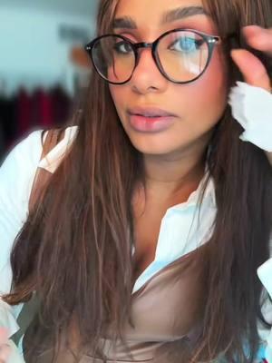 📦Unboxing time with @kalessandra_miami  #tijn #tijneyewear #sunglassestrend #eyeglassesfashion #tryitwithtiktok #outfitideas #giftideas #fyp #unboxing