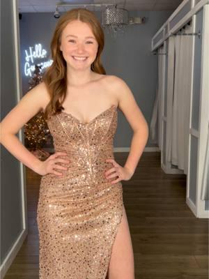 When the night is sparkling, don't let go ✨ - - #goldenhourglow #goldengoddess #rosegolddress #golddresses #promdress #prom2025@Charlee 