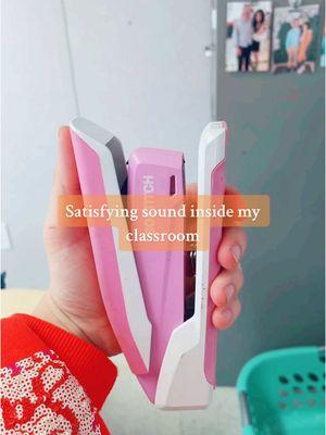 Satisfying sounds! Its the marker squeak for me🤣🤣🤣 #tecah #satisfying #teachersoftiktoktok #fyp #satisfyingvideo #classroom 