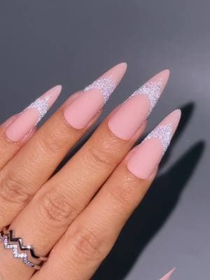 ✨🩷Would u like to wear this Nail Set on New Year's Eve? #nailinspo #nails #nailart #tiktoknails #naildesigns #nailtech #winternails #glitternails #nailbox #varnail #holidaynails 