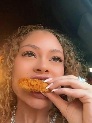 Eat KFC in Dubai #biglatto #biglatto777 #celebrity #femalerapper #viral #rapsong 