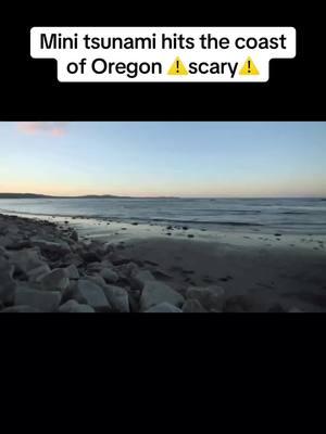 Thoughts?!😱 #tsunami #wave #thalassophobia #scary #oregon #naturaldisaster #ocean #foryoupage 