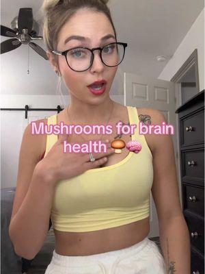 Raspberry flavored mushrooms?! I think YES!! 🍄‍🟫 #brainhealth #lowenergy #mushroomsupplements #holisticwellness 