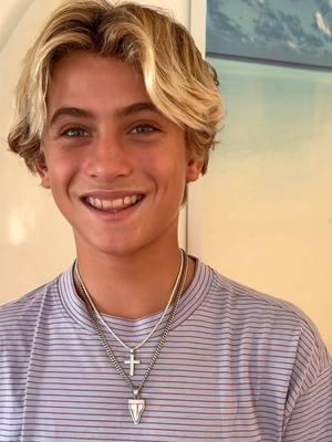 How to layer two chains with two pendants.  How many inches difference in wach chain to fit both…. #chains #jewelry #surferboy