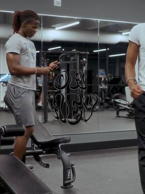 Come With Me To The Gym🏋🏾‍♂️ Got some good work in 🤝🏾 @nocloutalphonce  Day 17/30✅ #cinematicvlog #dayinthelife #cinematic #film #minneapolis #gym #vlogger #viral #consitency #art #minnesota