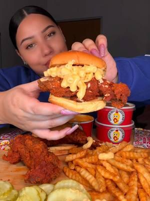 DAVE’S❤️🍗 their pickles are the best I swear!! @OLIPOP #olipoppartner #daves #daveshotchicken #chickentenders #chickensliders #sliders #mukbang #asmr #eatwithme #eating #whattoeat #crunchy 