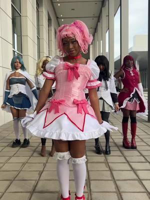 Madoka magica Left to right @Nagareboshibby @me @Tori 🎀 @Kayuuu @Nixikko🌙  #madokamagica #mamitomoe #groupcosplay #cosplay #anime 