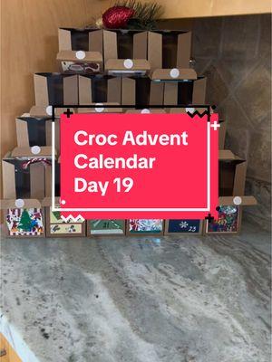 day 19!🐭 @Crocs #crocs #crocqueen #adventcalendar #countdown #minniemouse 