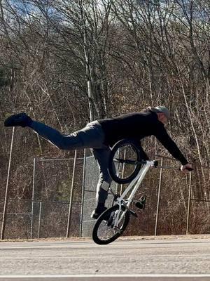 Fantastic Voyage 👊🏽 #bmx #flatland #fyp #topbmx #bmxtrick #levelup #bmxfamily #bmxisfun #bmxtiktok #flatlandbmx #fypシ #pushyourself 