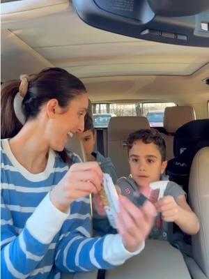 School pickup and piano lessons made easier by our favorite @Once Upon a Farm bars! #ofarmpartner #bars #mom #afterschool #snack #nosugaradded 