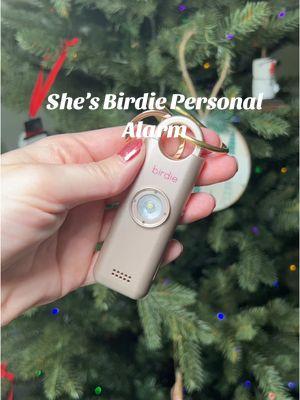 Don’t let them get close. Sound the alarm 🚨 #shesbirdie #birdie #safetyfirst #safetyalarm #safetyalarmkeychain #shesbirdiealarm #womenssafety #giftsforher 