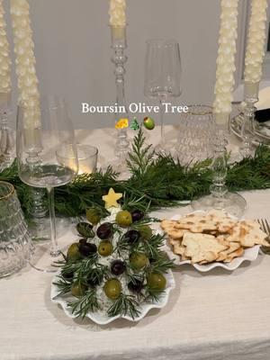 The perfect christmas appetizer 🧀🎄🫒  #christmas #appetizer #christmasappetizer #boursin #boursintree #olive #christmasfood #easyappetizers #cheese #christmastree #boursinolivetree 