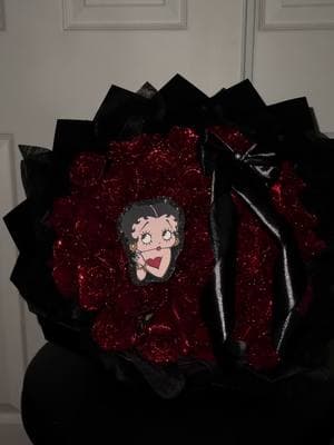 betty boop💋 #ramobuchon #fypシ #floristsoftiktok #redroses #red #bettyboop #bettyboopbouquet #bouquetinspo #parati #fresno #foryou #foryoupage #florist #viralvideo #SmallBusiness #latinaownedbusiness #glitterbouquet #makemefamous #flores #ramo #paratii #giftideas #titodoublep 