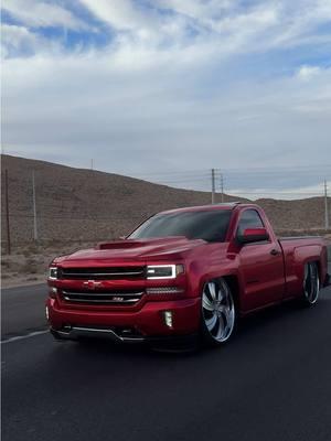 😵‍💫 #lamamawhiski #mamawhiski #chevy #silverado #singlecab #dropped #droppedtrucks #loweredtrucks #suelomob #suelo #butterflydoors #lambodoors #noquemacuh #tacuache #trokiando #mamalona #troka #fyp #foryoupage #lowtrucks #trokasbajitas #trokastumbadas