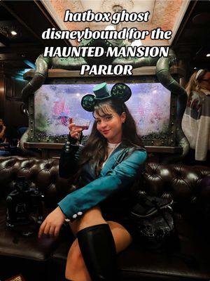 Replying to @InuVamp taking you to THE BEST SPOT ABOARD THE DISNEY TREASURE - the HAUNTED MANSION PARLOR! 💜👻 #hatboxghost #hatboxghostdisneybound #disneybound #disneystyle #disneytreasure #disneycruiseline #treasurepreview #hauntedmansionparlor @Disney Parks 