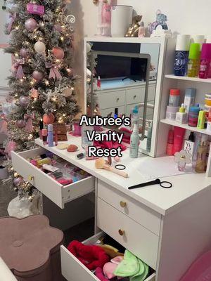 Let’s reset Aubree’s vanity and get it all ready for Christmas 🩷🎄 @ColourPop Cosmetics @laneige_us @Summer Fridays @YSL Beauty @Drunk Elephant @Pixi Beauty @NYX Professional Makeup @elfcosmetics @Rare Beauty @milkmakeup @Tower 28 Beauty @Dae Hair @Hairitage by Mindy @Bubble Skincare @Sol de Janeiro @Sprayway @Bath & Body Works #momlife #lifewithkids #motherhood #motherhoodunfiltered #mommotivation #motivation #clean #CleanTok #cleaningtiktok #cleaning #cleanwithme #reset #preppyaesthetic #vanity #vanityreset #resetwithme #girly #girlythings #girlytok #girlygirl 