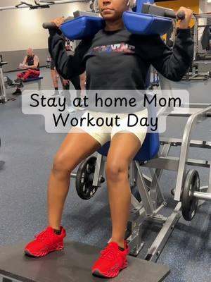 What do you do for leg day?? My man is my personal trainer 🥰#creatorsearchinsights #sahmsoftiktok #stayathomemom #sahm #dajamonique #workoutroutine 