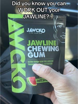 Add jawline training to your gym routine. This gum makes it easy to work out your face while you’re putting in work. Perfect for pre-gym or during cardio #jawline #jawlinecheck #jawlinetips #jawlinechallenge #jawlinehacks 