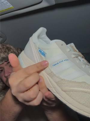 Unboxing de los nuevos zapatos de @Bad Bunny #fyp #parati #viral #adidasbadbunny 