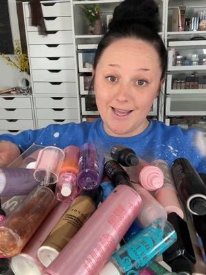 Decluttering my setting sprays.. WHY DO I HAVE SO MANY EMPTIES?💀 why is it so hard for me to just throw empties in the trash?🤣#declutteringmymakeup #decluttering #expiredmakeup 