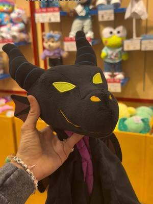 Isn’t the maleficent dragon build a bear just gorgeous!?! 💚💜 stay tuned for me to unboxed the advent calendar!!! @Build-A-Bear #buildabear #buildabearworkshop #plush #maleficent #dragon #plushie #fyp #foryou 