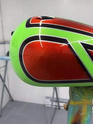 Jammer cleared #fyp #foryoupage #bikersoftiktok #tiktokbiker #bikertok #paintersoftiktok #custompaint #metalflake #flaketheworld #kandypaint #harleydavidson 