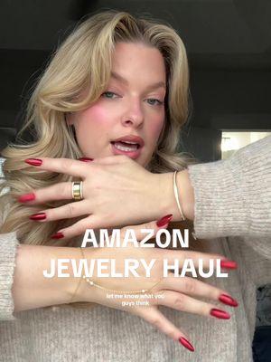 this oura ring hack is soooo good - need to order these in a diff size IMMEDIATELY!! saw this from @hauskris 💖 #pavoijewelry #cheapjewelry #jewleryhacks #goldjewelry #ouraring #jewelry 