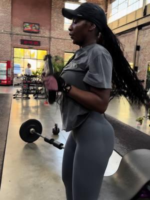 Summer body’s are built in the winter time. You need to prioritize your health every morning you wake up is a blessing. Add fitness in your routine of life to be able to keep receiving those blessings #healthiswealth 😤🤞🏾 Try something different get in shape watch how it change your life Dm me for information on training.  #princeoffitness #fitethics #somebodygottadoit #fitness #fitnessmotivation #bodytransformation #bodysculptor #bodygoals  #healthylifestyle #atlanta #personaltrainer #dreamchaser #striveforgreatness #fyp #FitTok 