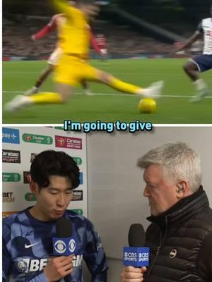 “I’m going to give him a little cuddle.” ❤️ Heung-Min Son backs GK Fraser Forster after a difficult night #Soccer #football #efl #carabaocup #son #heungminson #spurs 