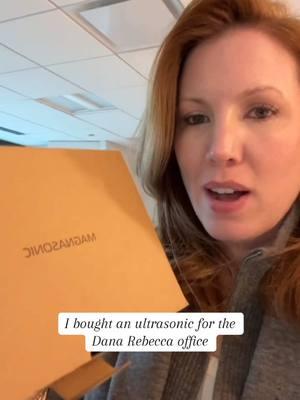 Officially the owner of a mini ultrasonic  #danarebecca #ultrasonic #ultrasoniccleaner #cleaningjewelry #jewelrycleaner #diamondjewelry 