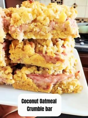 Lets make this easy Oatmeal/almond coconut bar  Coconut oatmeal almond bars with strawberry cream cheese filling  Ingredients: 1 cup Oats 1 cup flour 1/2 cup Almond flour 1/2 cup Brown sugar  Desiccated coconut  1/2 tsp baking powder  Vanilla  150 g butter Cream cheese  Sugar Dry strawberries  #easychristmasrecipe #easyrecipesathome #naijatiktok🇳🇬 #uzokitchen 