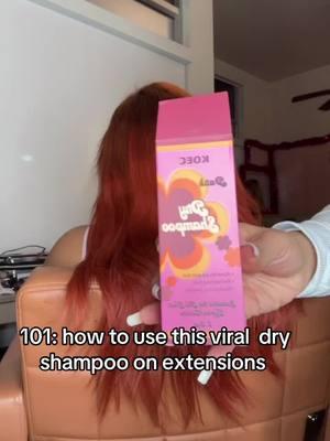 Bye bye oily hair ☺️ #fypシ゚viral #dryshampoo #dryshampoohack #extensions #dirtyhairhack #CleanTok #koec #dryshampootutorial #dryshampootutorial #watchtillend #tiktokfinds #shopwithme Linking in my showcase 🛍️