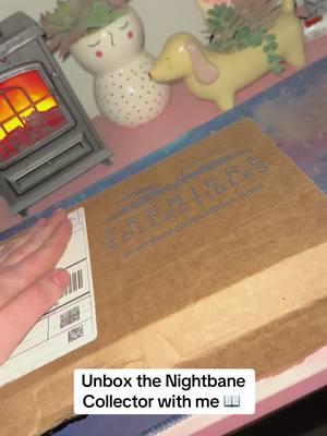 📦 Unboxing Nightbane Signed Collector Edition 📭 📖 @Alex Aster #fyp #nightbane #unboxing #collectors #signedcopy #Grim #Oro #whichside #BookTok 