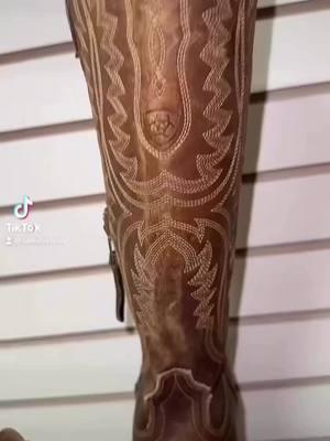 Womens Ariat Boots!🤠🎁🎄 WWW.SALASFASHION1.COM🛍️  📍2840 28th St Boulder Co 80301📍 ☎️(303)-442-0799📞(720)-757-7327 #salasfashion #westernwear #ariat 