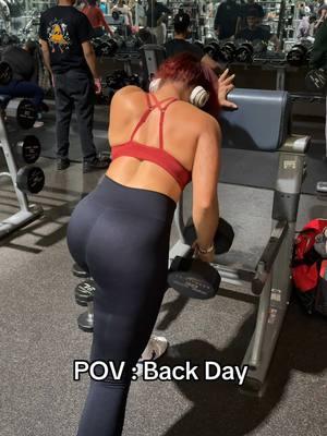 I LOVE BACK DAYS !!!!! Who doesnt want that hourglass .. that dip??? Whats your favorite lift? #fyp #foryou #gymgirl #GymTok #gymgirlie #gymshark #gymsharkwomen #strong #bigstrong #gym #flex #backdays #backworkout #backworkoutforwomen 