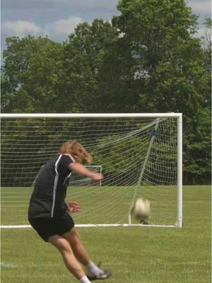 1 or 2? 😍💫 #fyp #freekick #knuckleball #jabulani #football #footballer #Soccer #asmr #satisfying